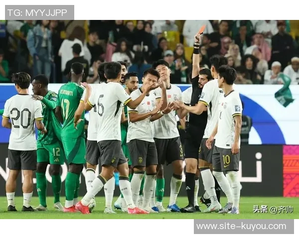 阿方索戴维斯重返赛场期待替补出战葡体教练决定上场机会