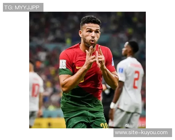 弗洛伦蒂诺与贡萨洛合影庆祝帽子戏法展现球队团结精神