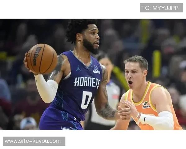 克尼佩尔半场表现亮眼三分球命中率高积极拼抢前场篮板贡献10分 克尼佩尔半场表现亮眼三分球命中率高积极拼抢前场篮板贡献10分