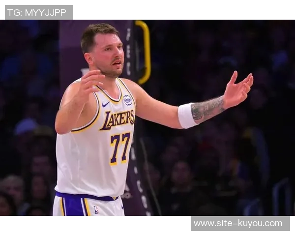 夸梅谈东契奇防守问题称与乔丹科比同场让我有些被惯坏了