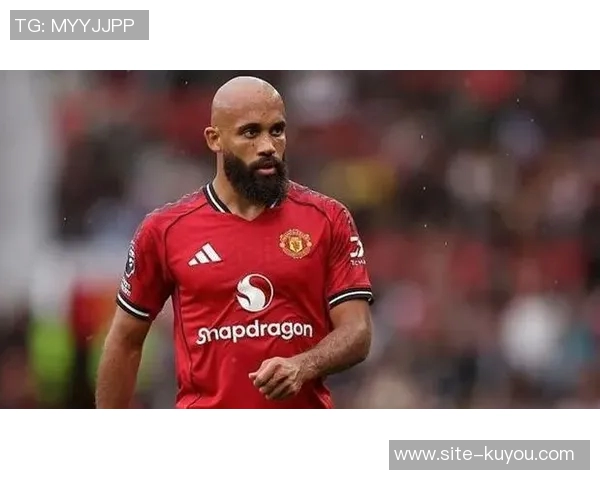 阿玛德荣获非洲杯全场最佳身穿姆伯莫球衣领奖引发热议