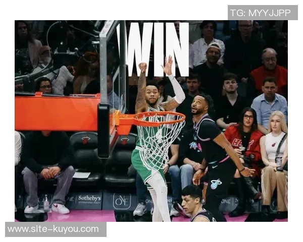 安芬尼西蒙斯谈与马祖拉的默契建立过程及其对球队磨合的积极影响