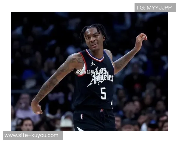 海兰德表现出色7投4中三分球3记贡献11分1篮板2抢断值得期待 海兰德表现出色7投4中三分球3记贡献11分1篮板2抢断值得期待