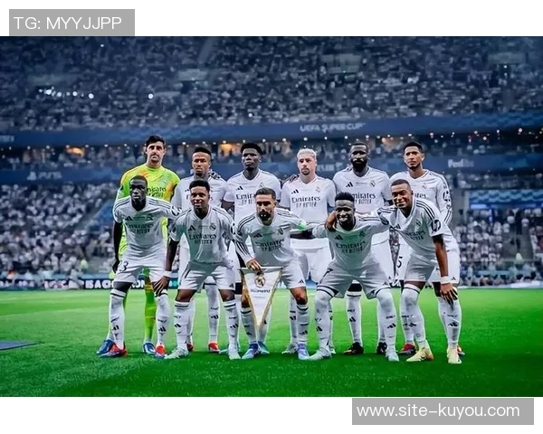 回顾2009年皇马夏窗引援盛宴C罗卡卡本泽马与阿韦洛亚齐聚伯纳乌